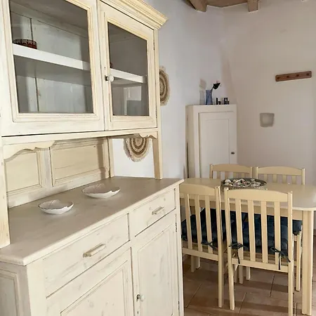 Nesa Paros Lejlighed *