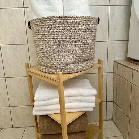 Nesa Paros شقة ناوسا